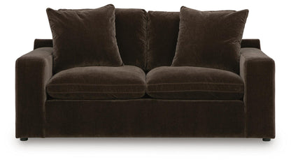 Maxton Heights Loveseat