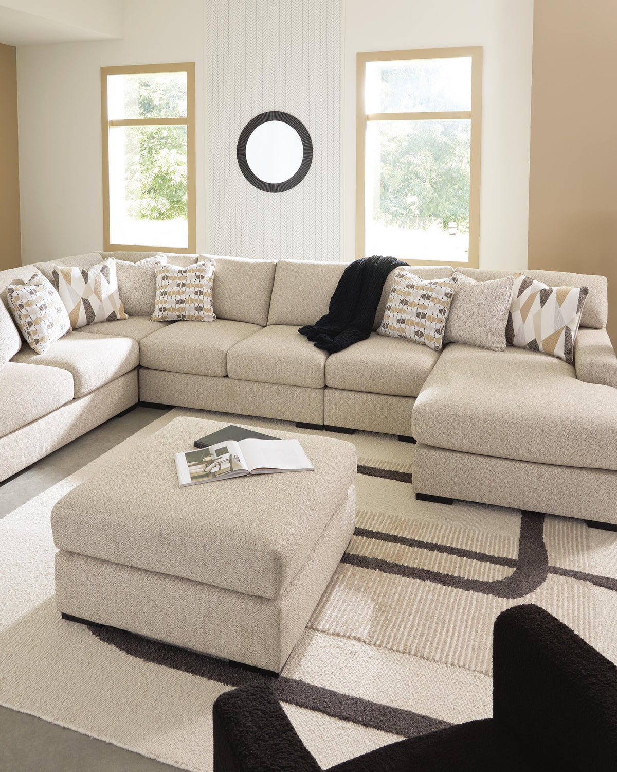 Laurelgrove 5-Piece Sectional with Chaise