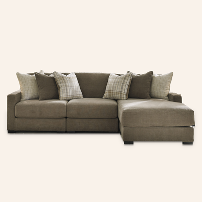Pleasant Ridge Sectional with Chaise